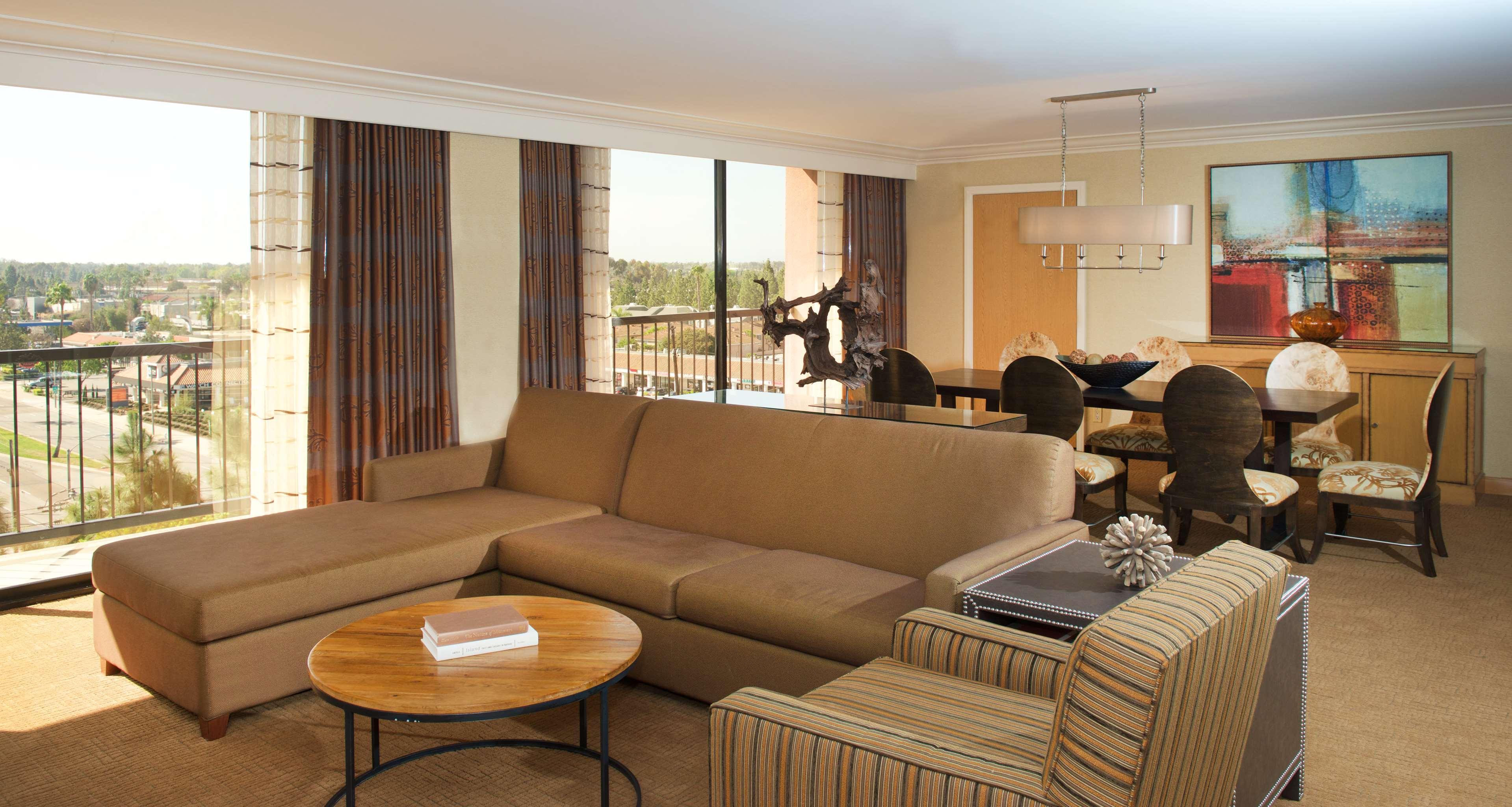 מלון Hilton Orange County/קוסטה מסה מראה חיצוני תמונה