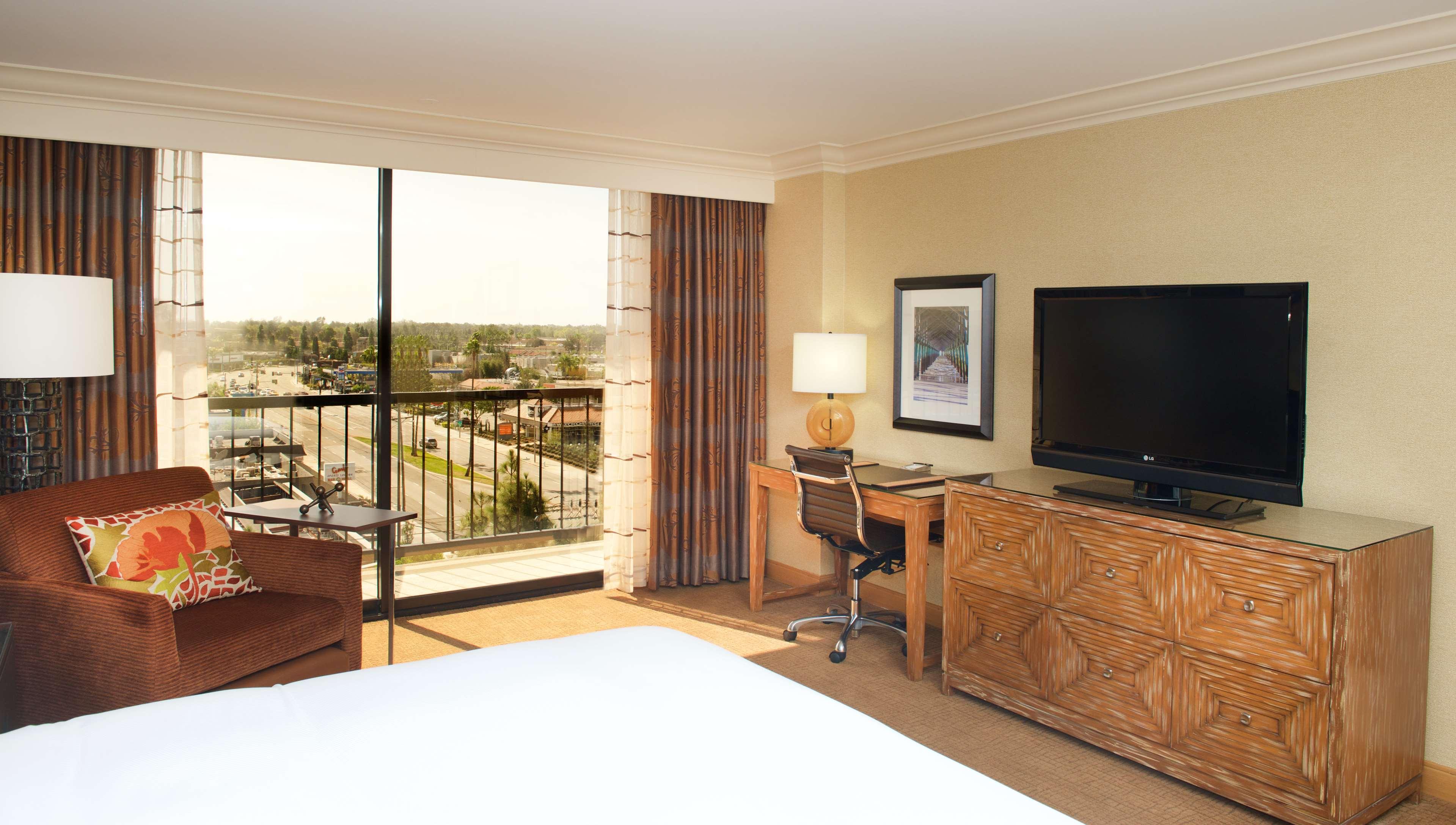 מלון Hilton Orange County/קוסטה מסה מראה חיצוני תמונה
