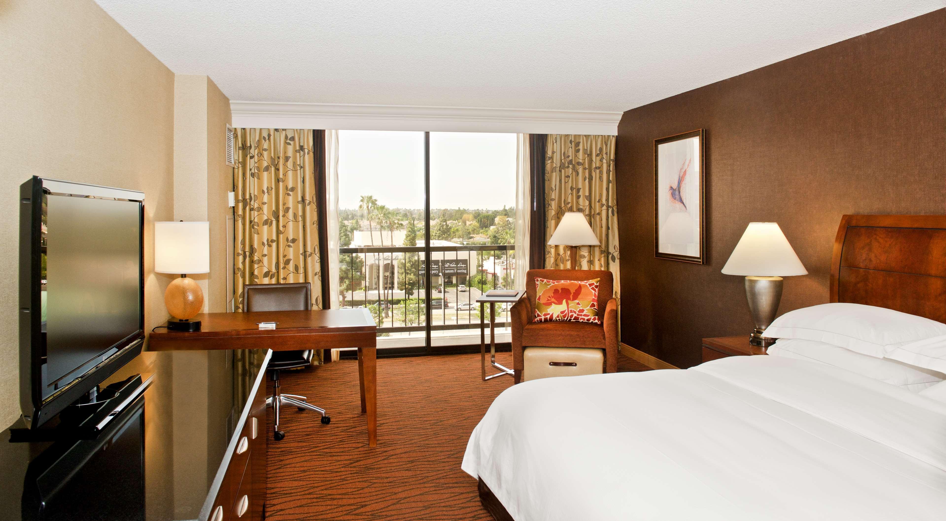 מלון Hilton Orange County/קוסטה מסה מראה חיצוני תמונה