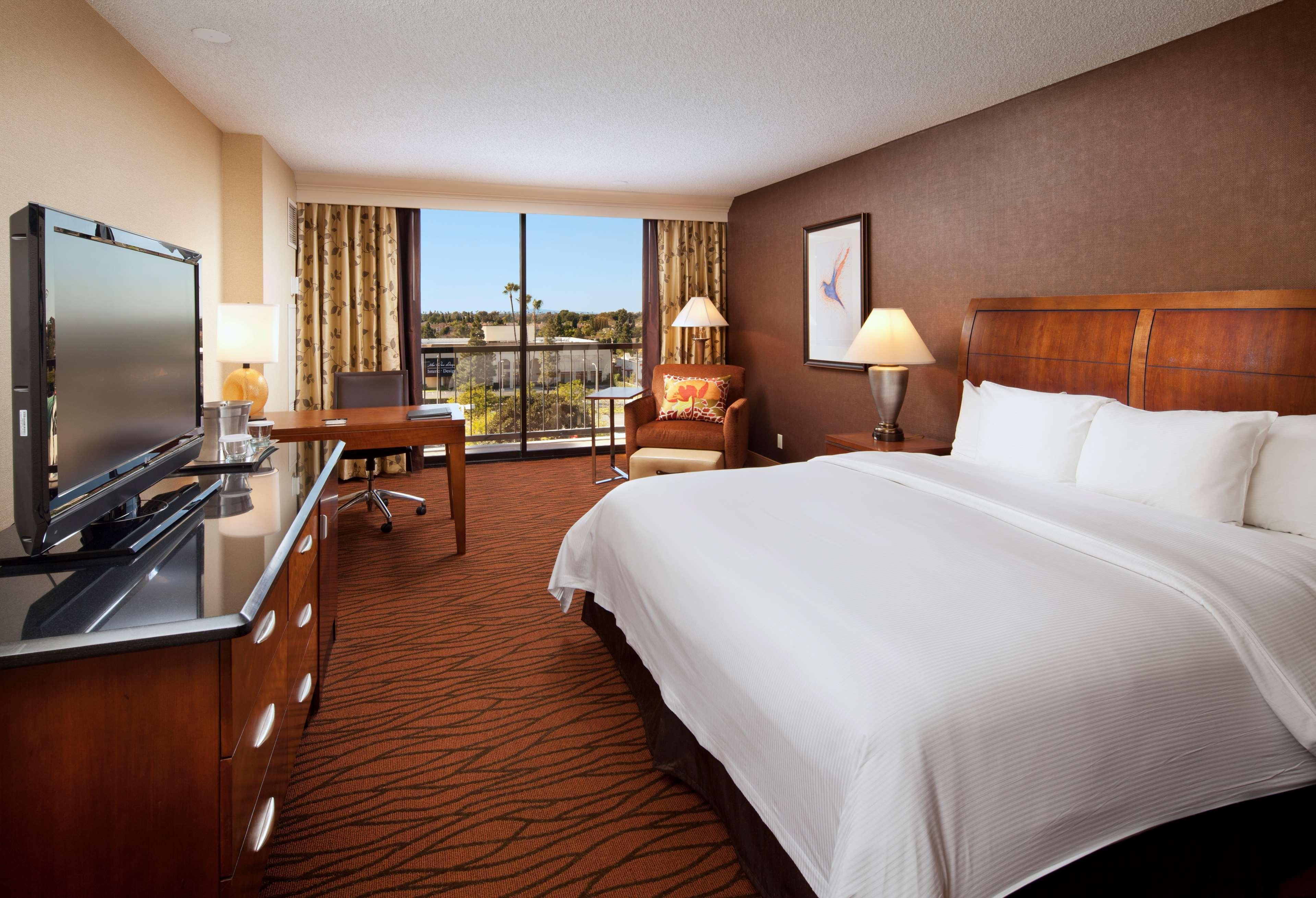 מלון Hilton Orange County/קוסטה מסה מראה חיצוני תמונה