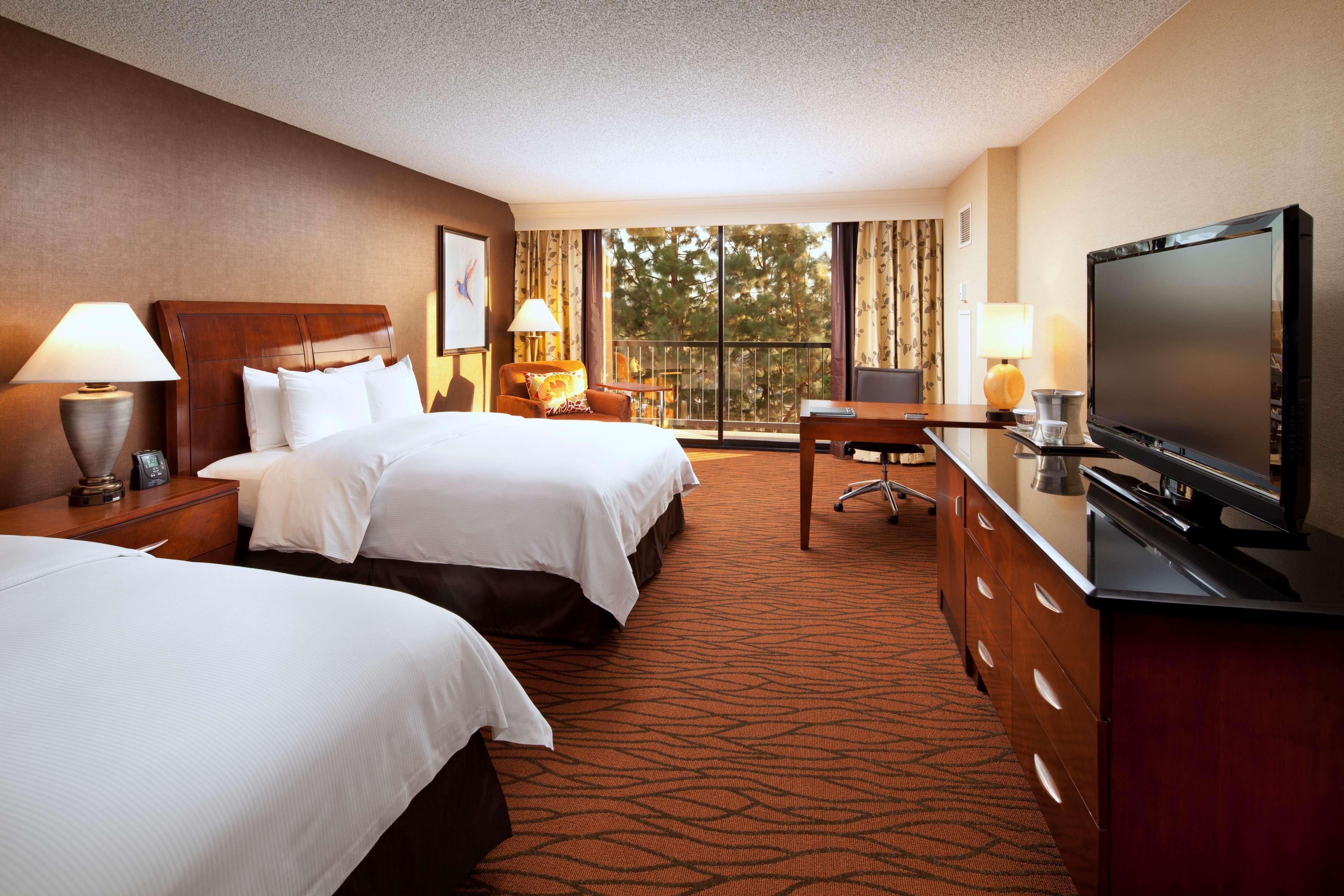 מלון Hilton Orange County/קוסטה מסה מראה חיצוני תמונה