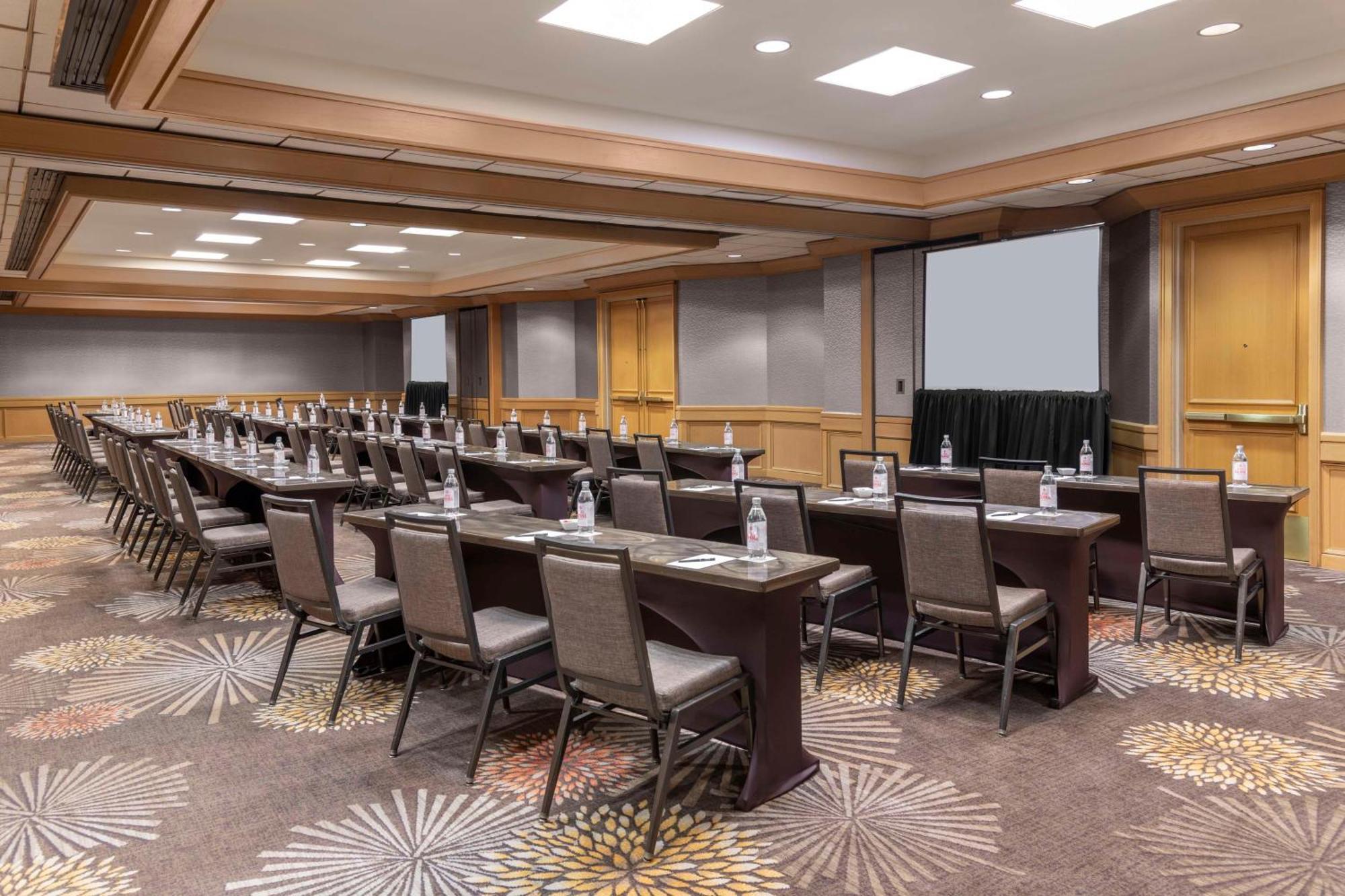 מלון Hilton Orange County/קוסטה מסה מראה חיצוני תמונה