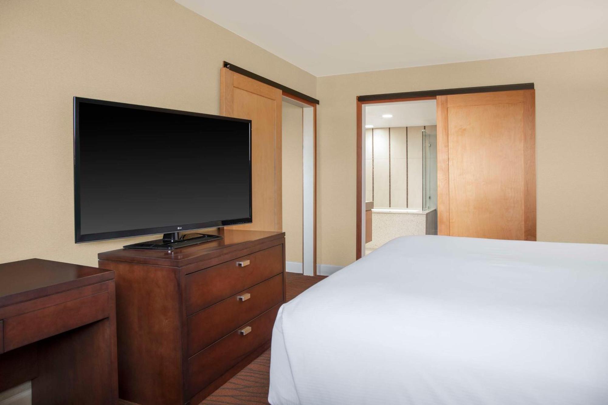 מלון Hilton Orange County/קוסטה מסה מראה חיצוני תמונה