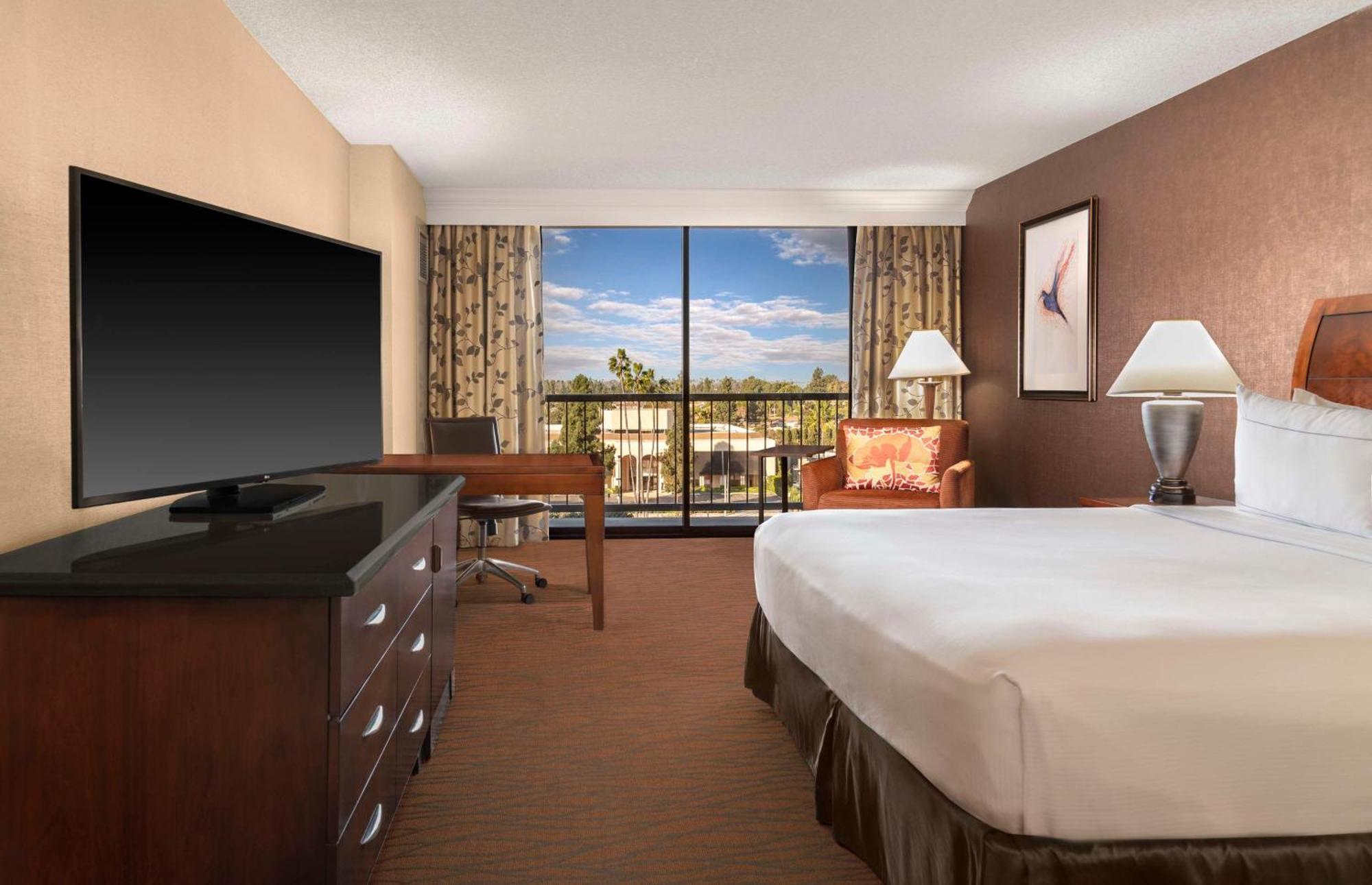 מלון Hilton Orange County/קוסטה מסה מראה חיצוני תמונה