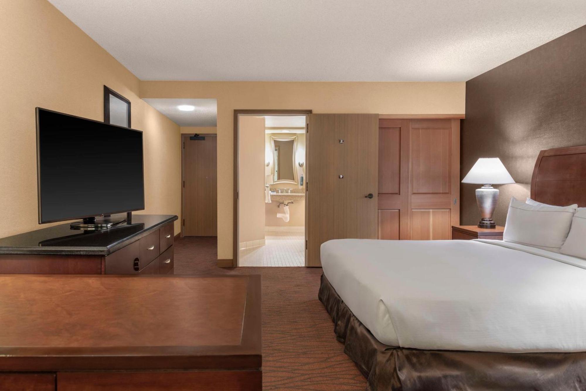 מלון Hilton Orange County/קוסטה מסה מראה חיצוני תמונה