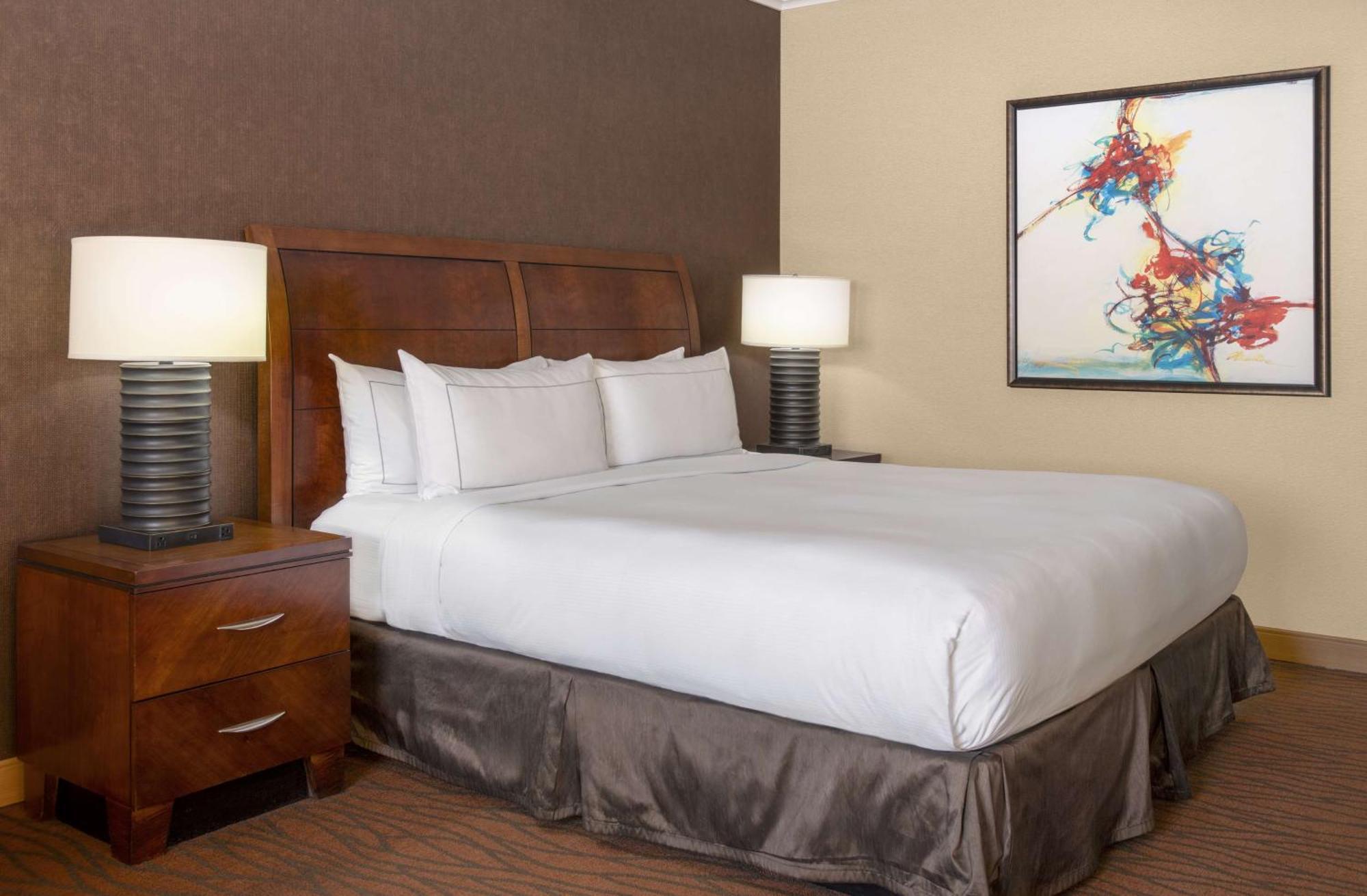 מלון Hilton Orange County/קוסטה מסה מראה חיצוני תמונה