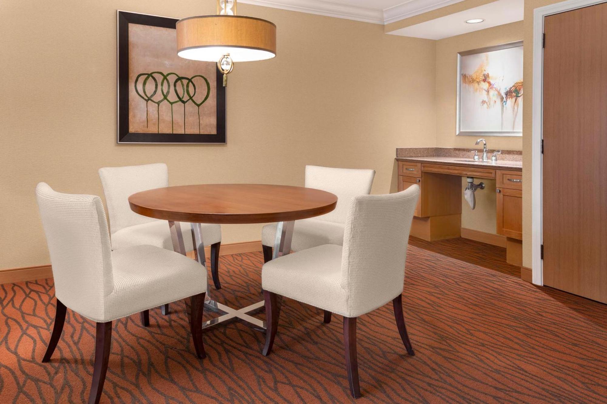 מלון Hilton Orange County/קוסטה מסה מראה חיצוני תמונה