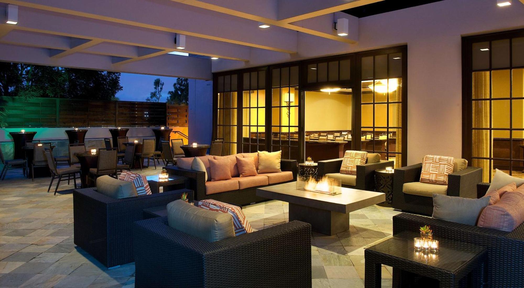 מלון Hilton Orange County/קוסטה מסה מראה חיצוני תמונה