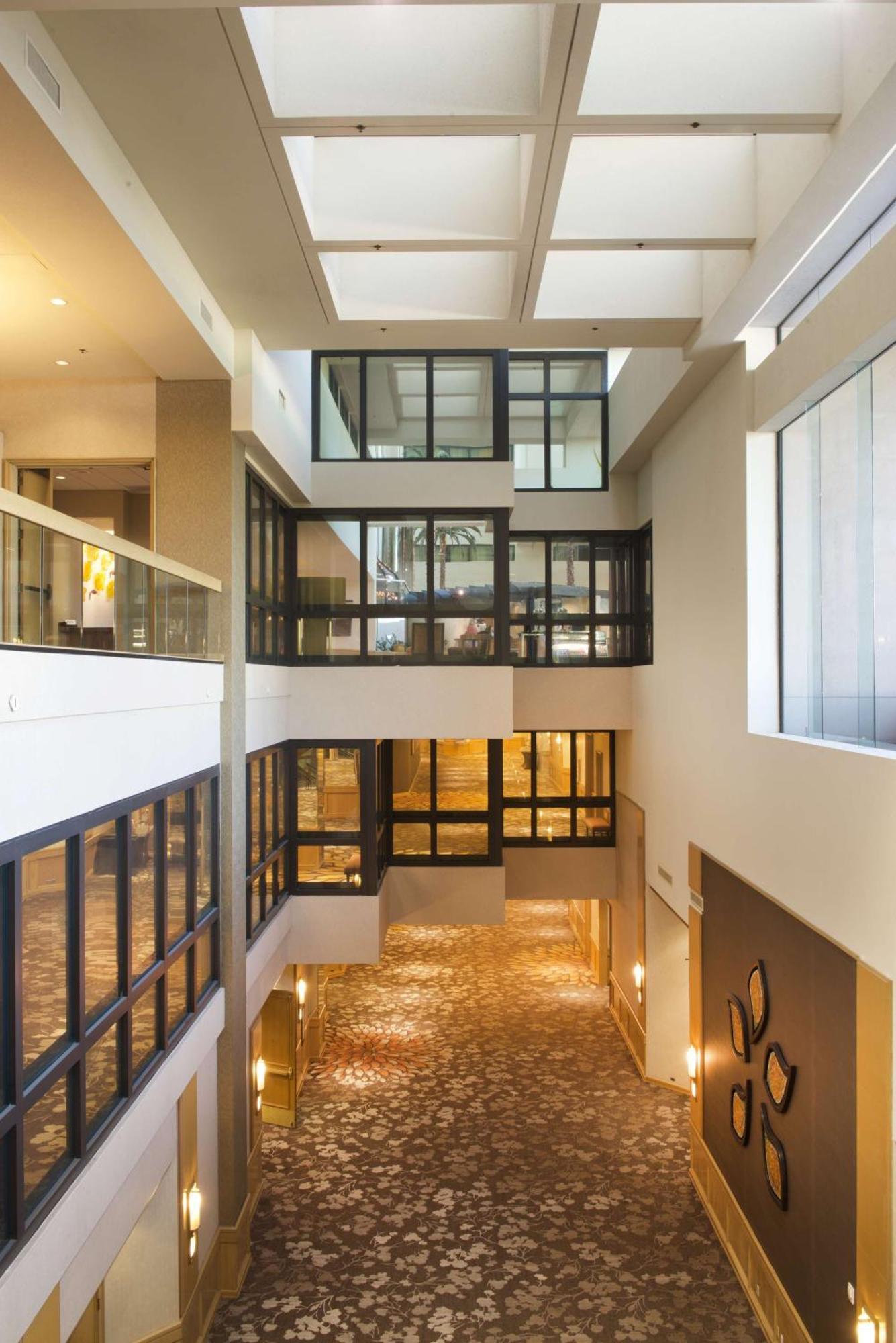 מלון Hilton Orange County/קוסטה מסה מראה חיצוני תמונה